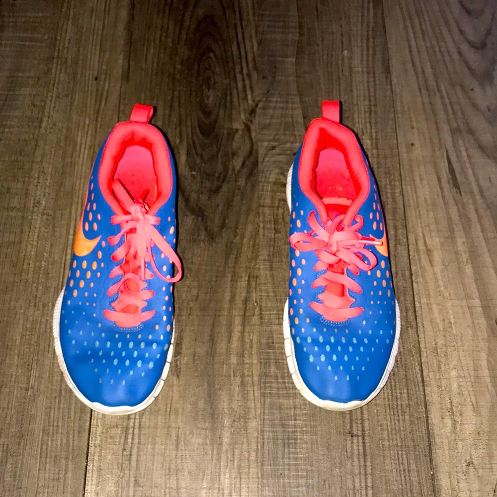 Used nike womens shoes